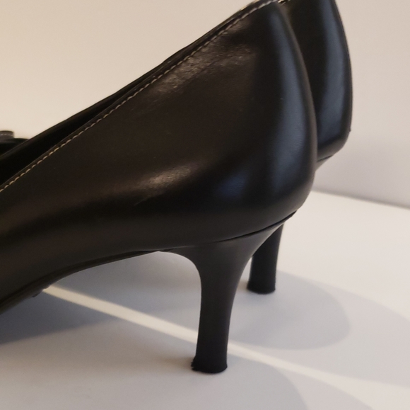 Coach Pumps - Picture 6 of 6